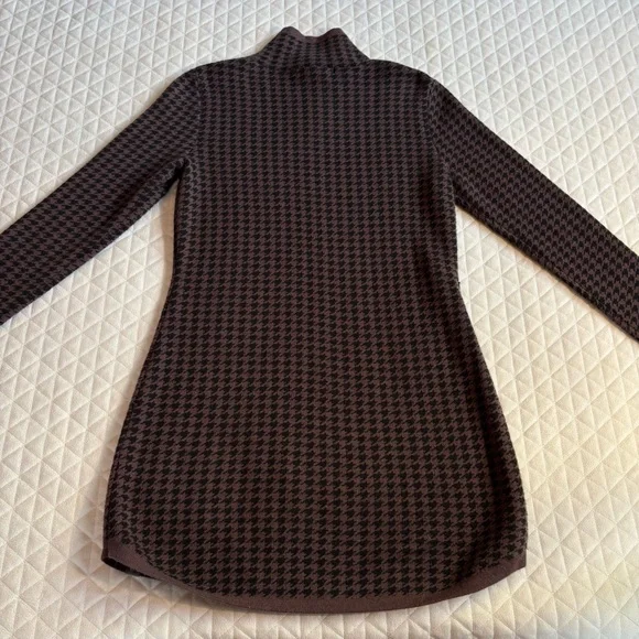 Title Nine Barra Houndstooth Tunic Sweater Dress Size M Brown Black Turtle Neck - Picture 8 of 16